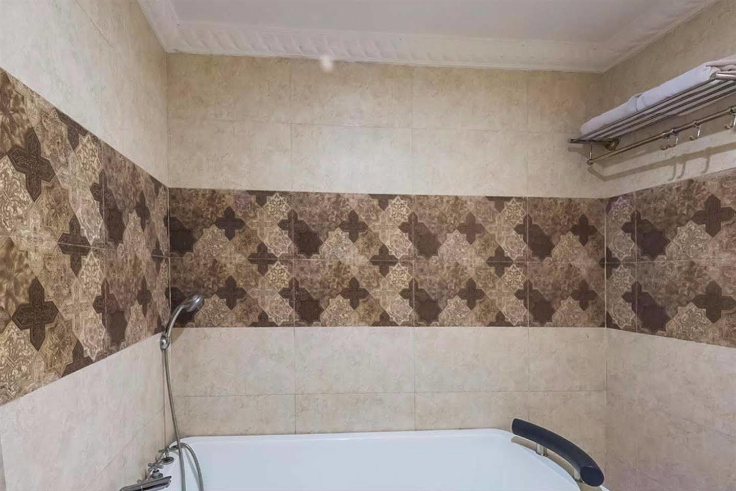 Treebo Komfort Suites, 3 Km From Mysore Palace Exteriör bild